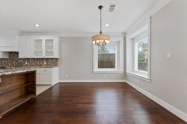 Building Photo - 13431 Hilton Head Dr