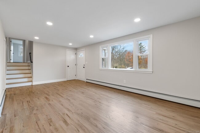 Building Photo - 410 S Stone St