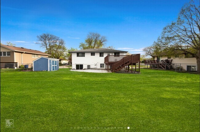 Building Photo - 728 Boxwood Dr