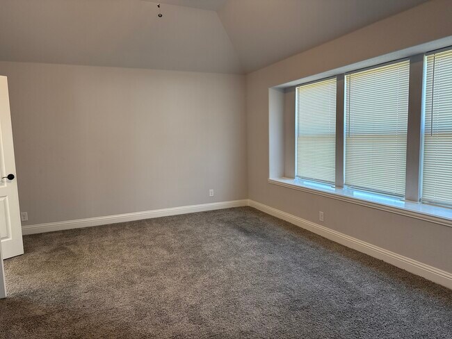 Building Photo - 1332 Fox Gln Trl