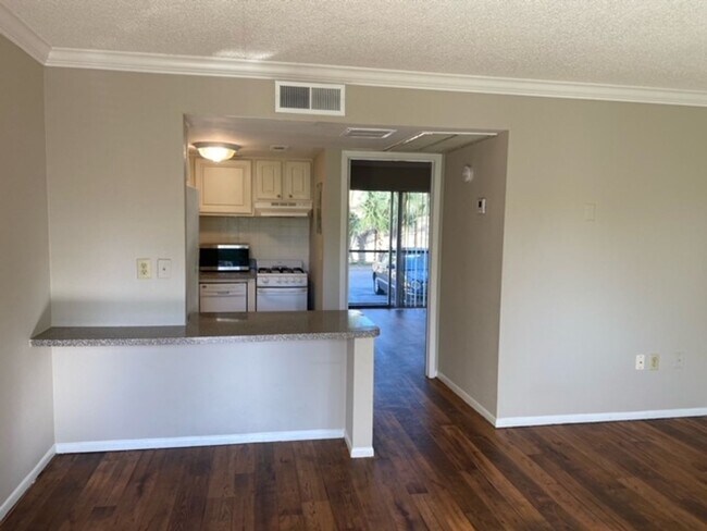 Building Photo - 139 Oyster Bay Cir
