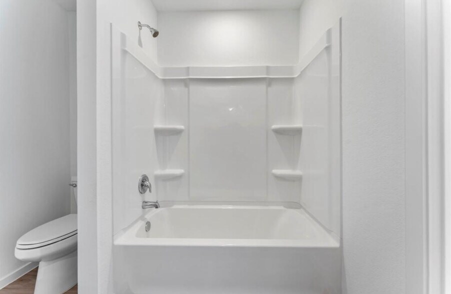 Master bathroom - 18602 Gravago Ln