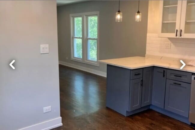 Building Photo - 201 S Vine St