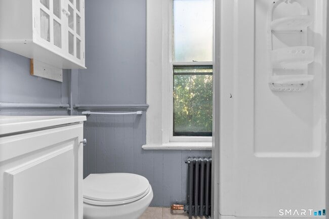 Building Photo - 18 Hobart St