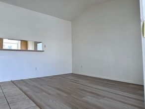 Building Photo - Private Upstairs Retreat in Desirable Gated Community