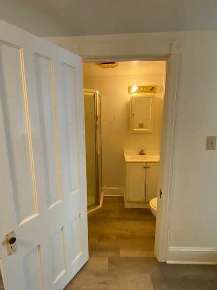Building Photo - 409 Farnsworth Avenue