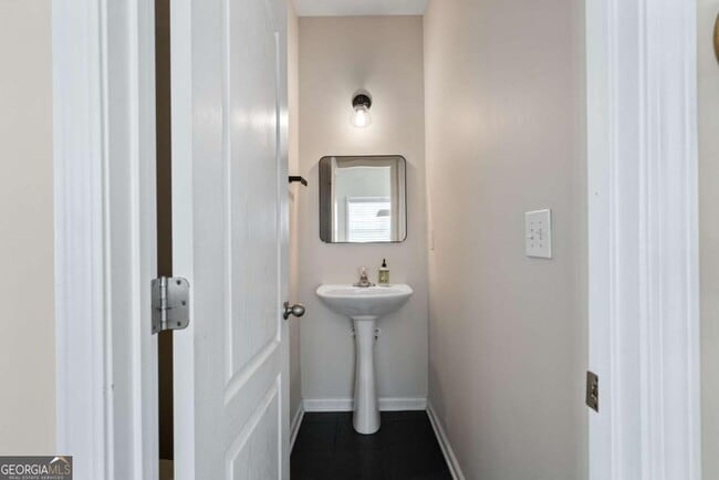 Building Photo - 2430 Clock Face Ct