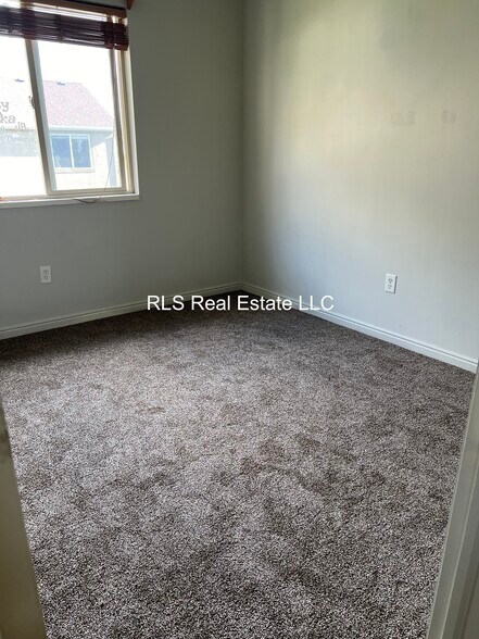 Building Photo - 4043 Cimarron