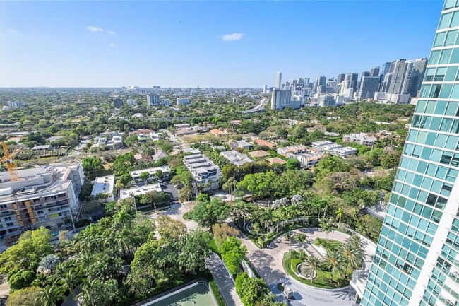 Building Photo - 2127 Brickell Ave