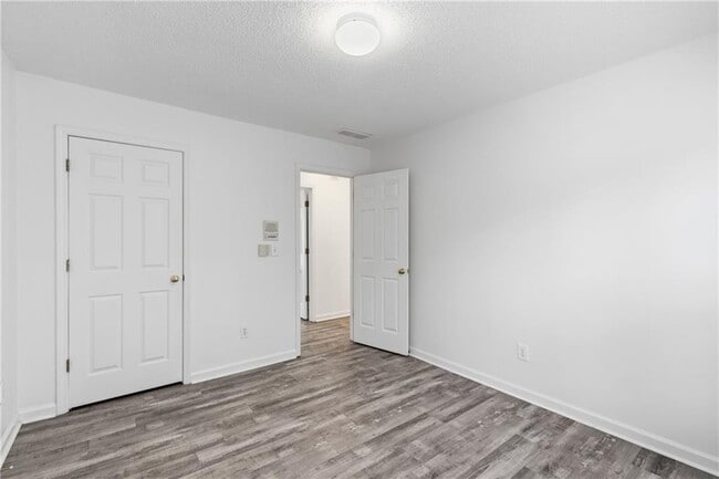 Building Photo - 6430 Barwick Ln