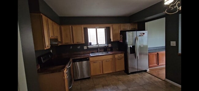 Building Photo - 1658 Dylan Dr