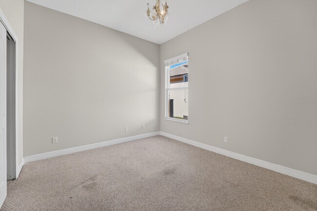 Building Photo - 854 SW St Tropez Ct