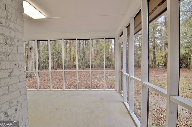 Building Photo - 716 Ebenezer Rd