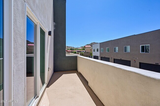 Building Photo - 2131 JENNIFER LYNN Way