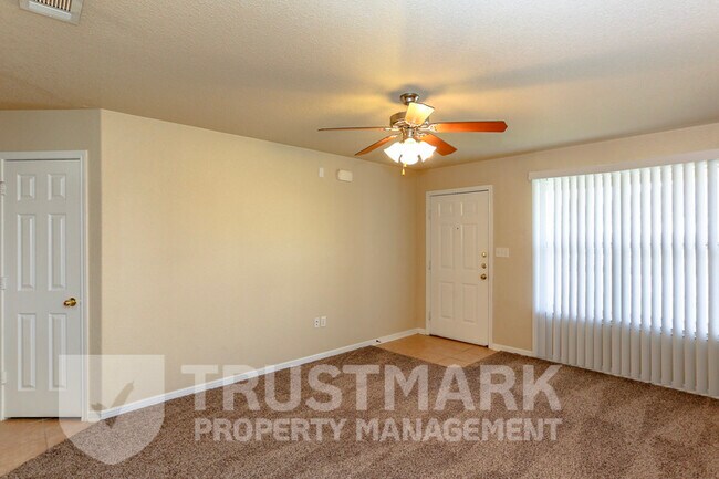 Building Photo - 4202 Elms Run Cir