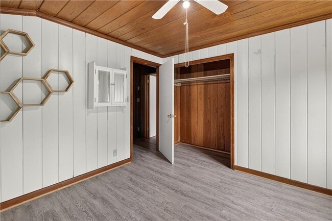 Building Photo - 1601 Walnut Ave