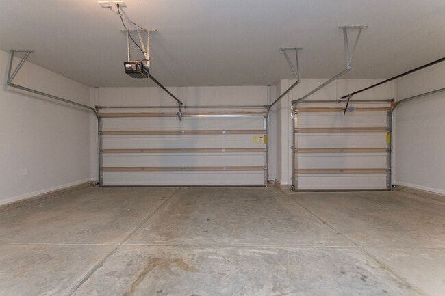 Building Photo - 28346 Saddle Spgs Dr NW