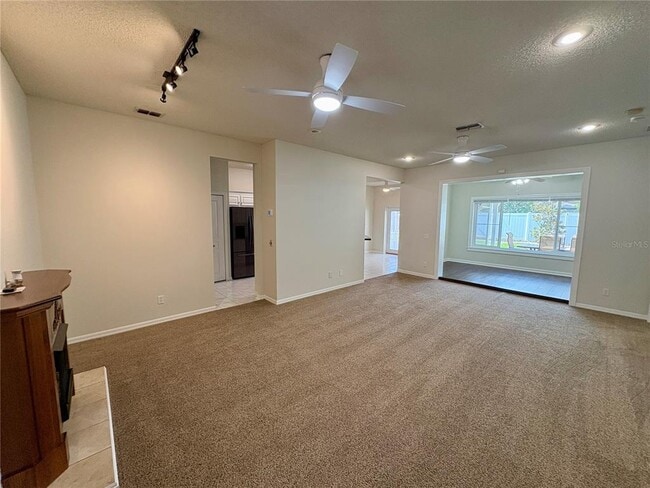 Building Photo - 4652 56th Terrace E