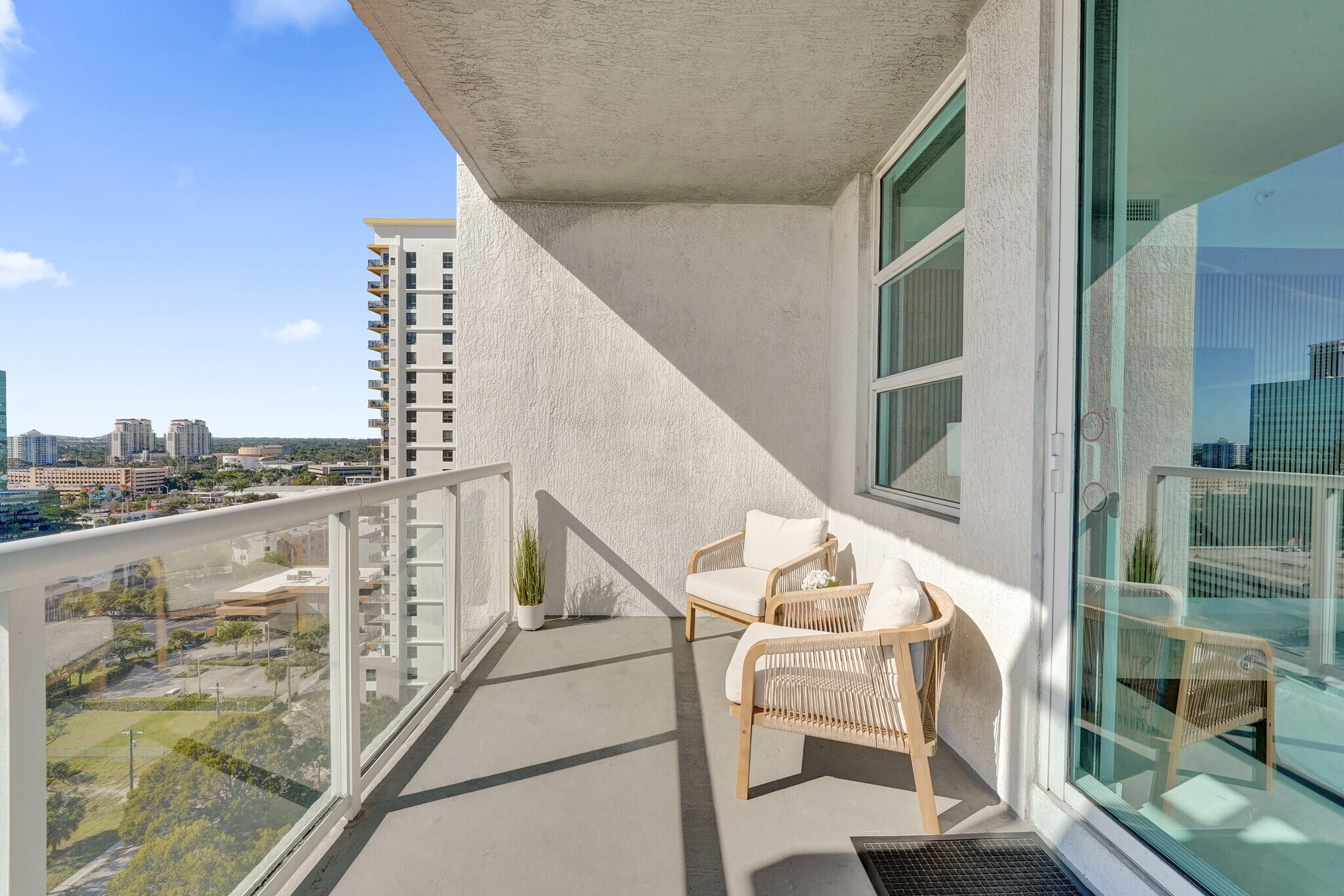 Building Photo - 315 NE 3rd Ave