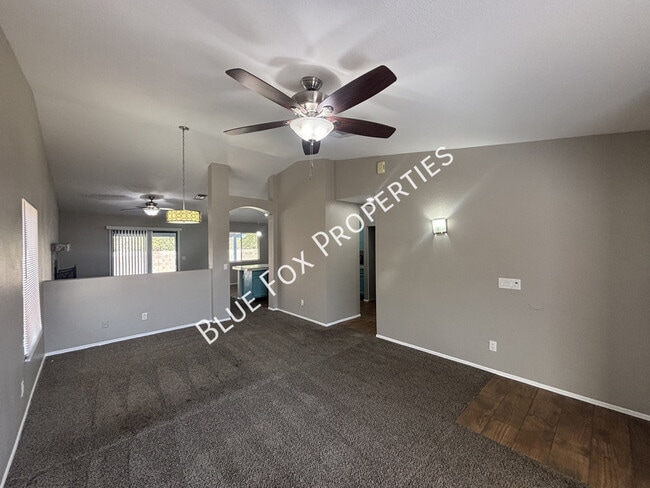 Building Photo - 9825 N Camino Vado