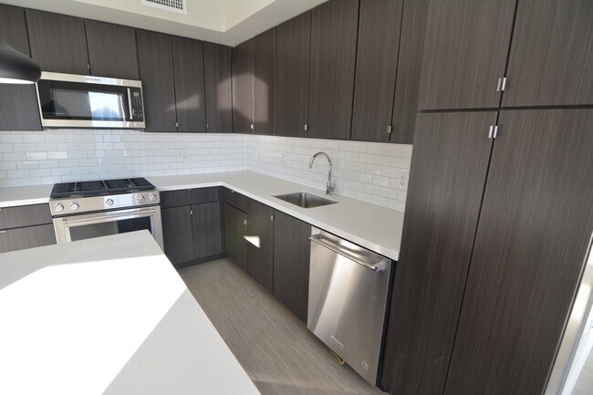 Building Photo - 120 Savin Hill Ave