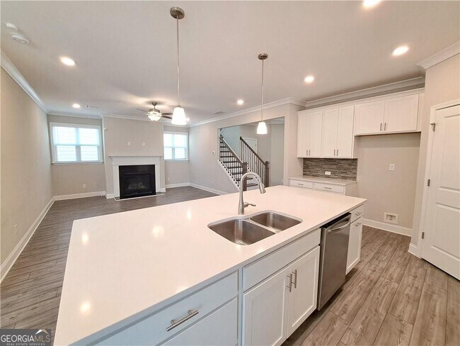 Building Photo - 637 Stan Hope Ln