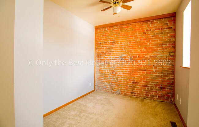 Building Photo - 611 E Burnett St