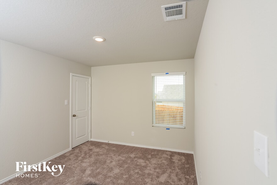 Building Photo - 6445 Cotton Ridge