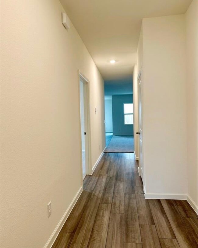 Building Photo - 4017 Silver Linden