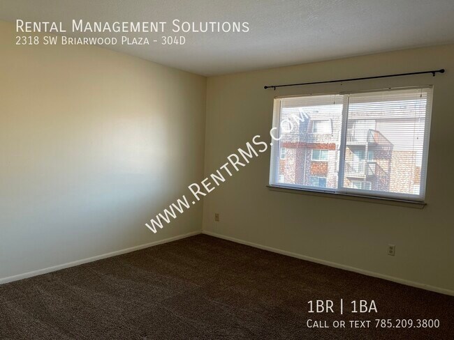 Building Photo - 2318 SW Briarwood Plaza