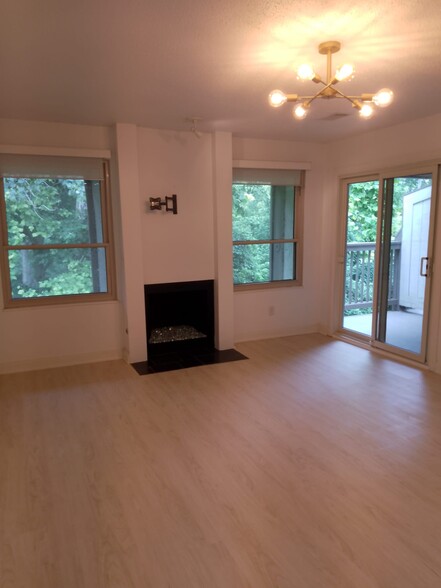 Living Room - 1446 Cliff Ct
