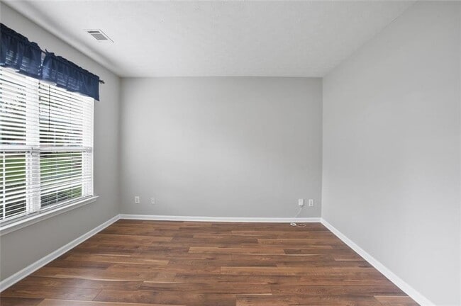 Building Photo - 2643 Whispering Pines Dr SW