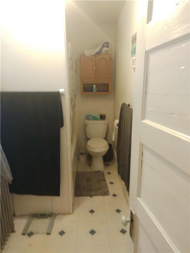 Building Photo - 266-268 E Walnut Street