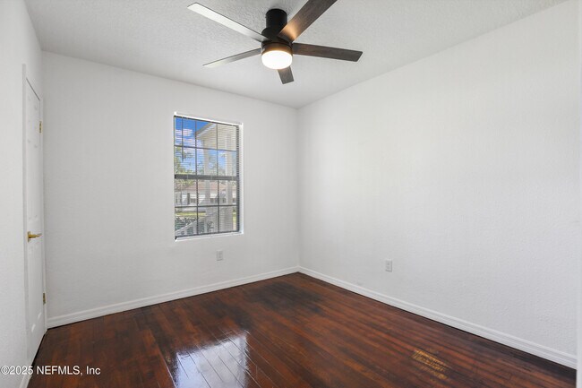 Building Photo - 5246 Sunderland Rd