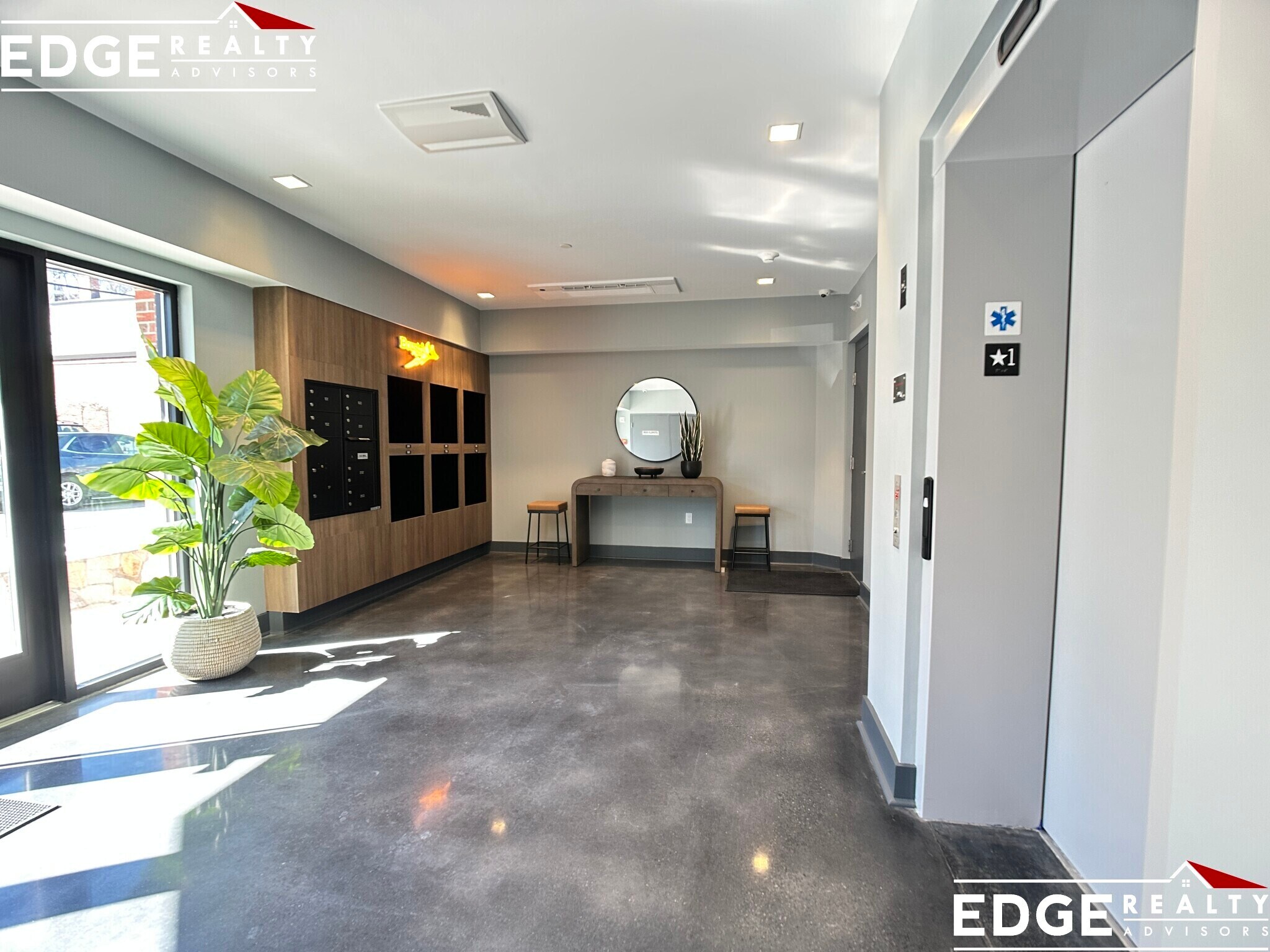 Building Photo - 9 Newton St