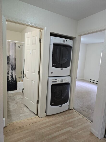 Building Photo - 355 Donna Dr