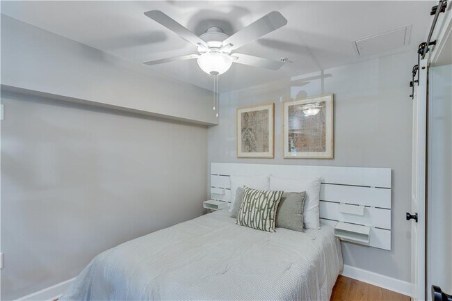 Building Photo - 710 Jesse Jewell Pkwy SE