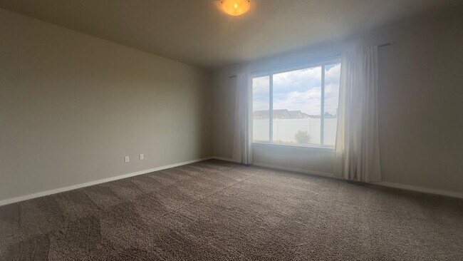 Building Photo - Great Home in Wellington