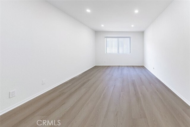 Building Photo - 465 Ivy St