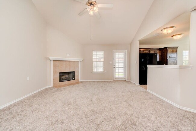 Building Photo - Spacious 4-Bedroom Gem in North Lubbock