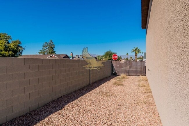 Building Photo - 4615 E St Louis Ave