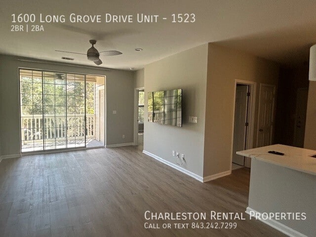 Building Photo - 1600 Long Grove Dr