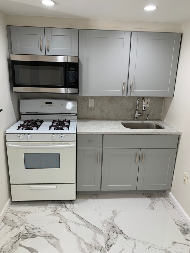 KITCHEN - 9924 67th Ave