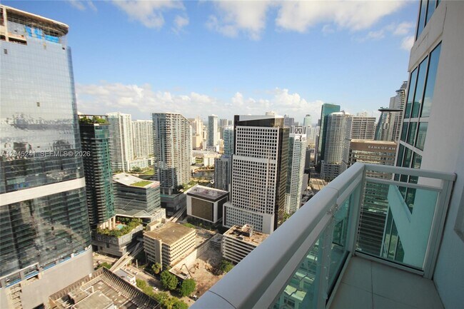 Building Photo - 950 Brickell Bay Dr