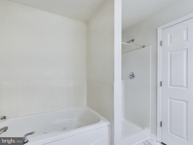 Building Photo - 302 Baughmans Ln