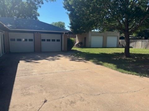 Building Photo - 2418 Helena Cir