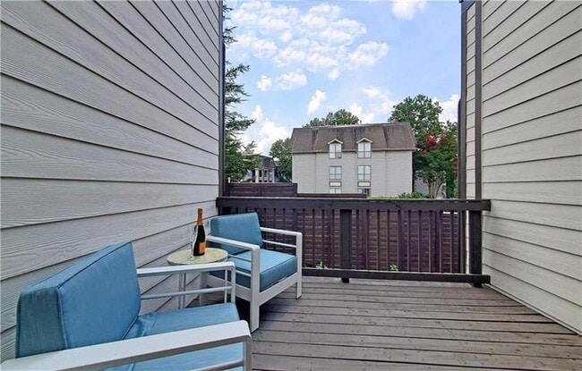 Building Photo - 860 Stonehill Ln