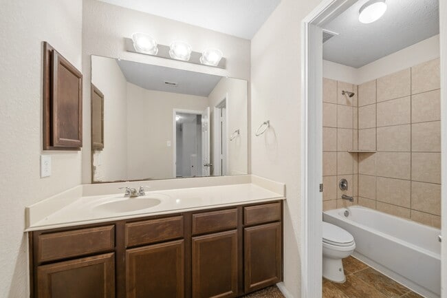 Building Photo - 2415 Cloudy Bay Dr