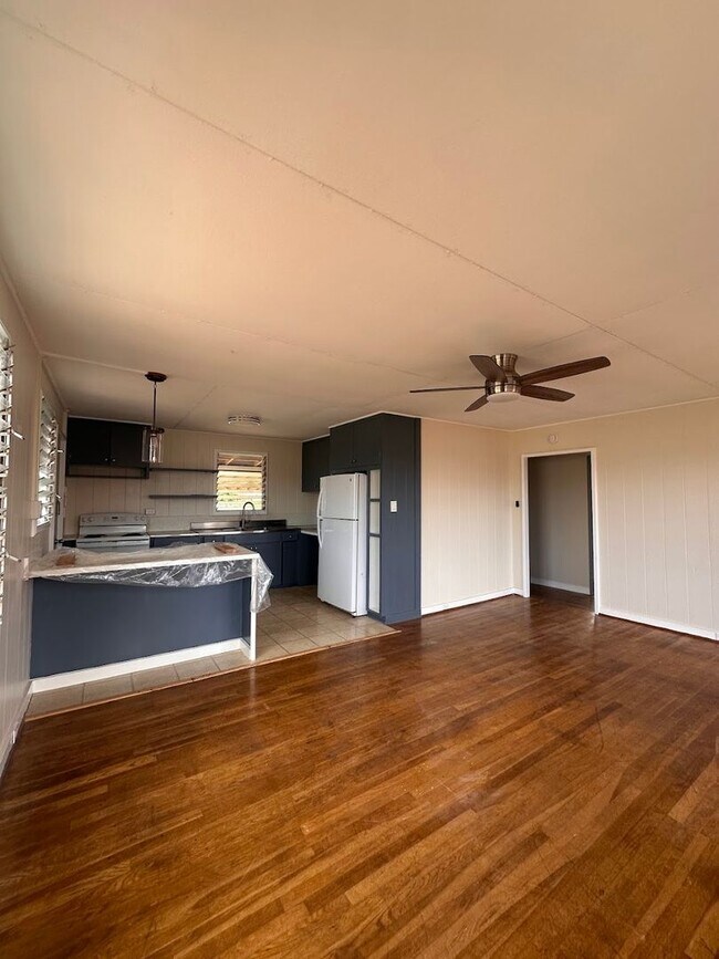 Building Photo - PAPIPI GENDRANO