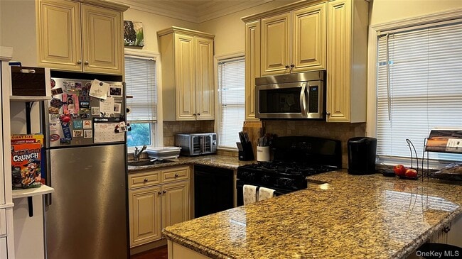 Primary Photo - 137 W Market St